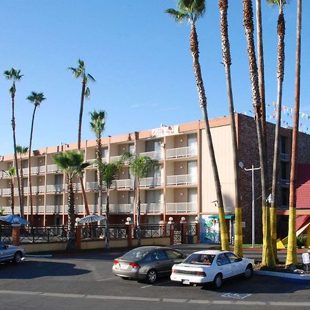 Regency Inn And Suites Baldwin Park Exterior foto